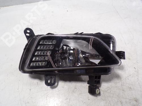 Used Right front fog light Right front fog light VW POLO VI (AW1, BZ1, AE1) 1.0 TSI (95 hp) 8913542 8913542