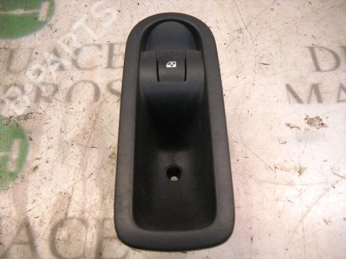 Used Right rear window switch RENAULT MEGANE II (BM0/1_, CM0/1_) 1.5 dCi (BM1E, CM1E) (106 hp) 3770244
