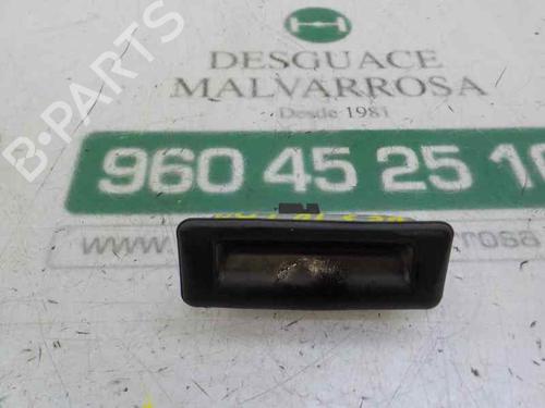 Cerradura de porton trasero AUDI A1 Sportback (8XA, 8XF) 1.0 TFSI (95 hp) 5J0827566E