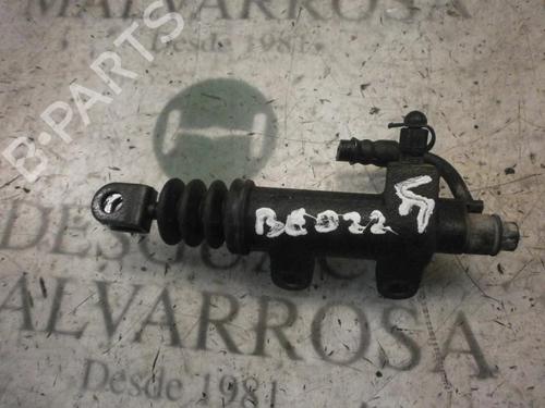 Used Clutch slave cylinder Clutch slave cylinder KIA CARENS II MPV (FJ) 2.0 CRDi (113 hp) 14266526 14266526