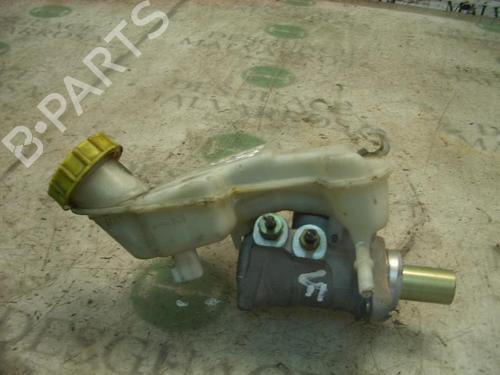 Used Brake master cylinder FORD FIESTA V (JH_, JD_) 1.4 TDCi (68 hp) 3785554