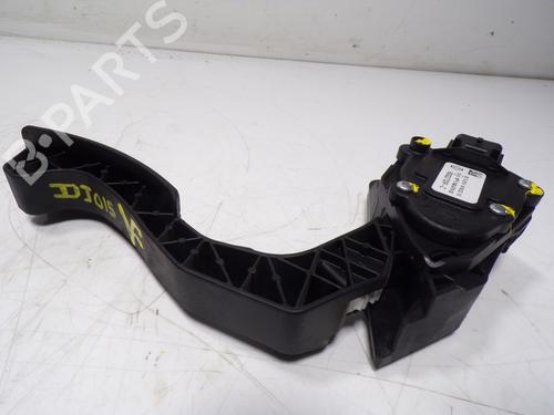 Pedal DACIA SANDERO II 1.5 dCi 75 / Blue dCi 75 (B8JW, B8M4, B8AH, B8M7, B8M6) | BP11239081I4 