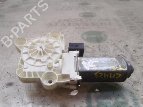 Rudehejsemotor bagstkærm venstre MERCEDES-BENZ E-CLASS (W211) [2002-2009]  4016669