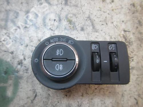 Used Headlight switch CHEVROLET CRUZE (J300) [2009-2025]  3841432