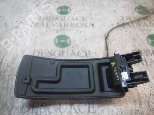 Armrest / Center console RENAULT MEGANE III Coupe (DZ0/1_)  | BP9081081I20 