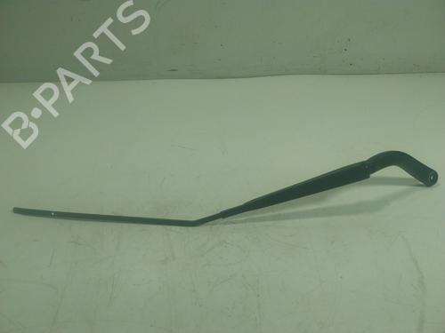 Used Front windshield wiper arm Front windshield wiper arm SMART FORFOUR Hatchback (453) electric drive (453.091) (82 hp) 16825094 16825094