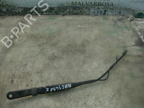 Used Front windshield wiper arm Front windshield wiper arm RENAULT MASTER II Van (FD) 2.2 dCI 90 (FD0G, FD0N, FD2G, FD2N, FD3G, FD3N) (90 hp) 4012211 4012211
