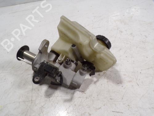 Used Brake master cylinder Brake master cylinder SEAT ARONA (KJ7, KJP) 1.0 TSI (95 hp) 8670141 8670141