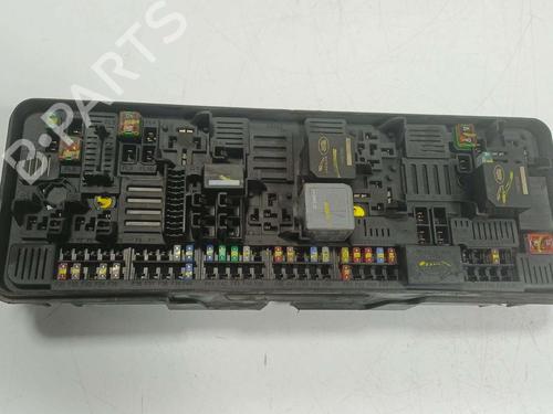 Used Fuse box Fuse box 37466959 37466959