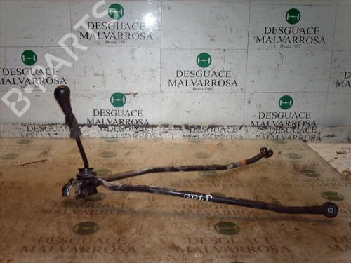 Used Gear lever NISSAN PRIMERA (P11) 2.0 TD (90 hp) 7413202