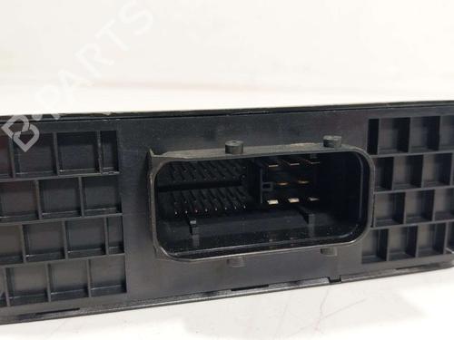 Electronic module PORSCHE TAYCAN (Y1A) | BP38568430M83 - Image 2