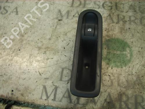 Used Right rear window switch RENAULT SCÉNIC II (JM0/1_) 1.5 dCi (JM1E, JM16) (106 hp) 3736078