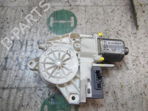 Rudehejsemotor bagstkærm højre PEUGEOT 407 (6D_) 2.0 HDi 135 (6DRHRH, 6DRHRE, 6DRHRG, 6DRHRJ) (136 hp) 3845201
