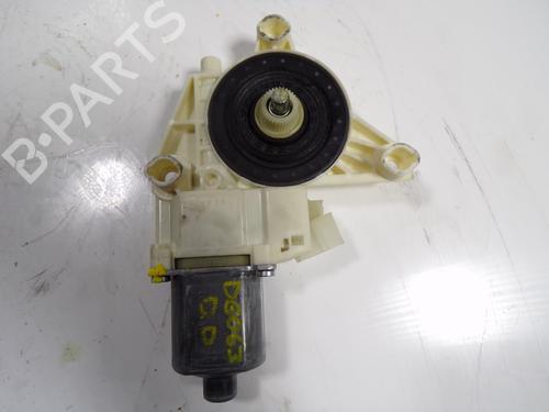 Used Right front window motor Right front window motor MERCEDES-BENZ E-CLASS (W212) E 220 CDI / BlueTEC (212.001, 212.002) (170 hp) 7099968 7099968