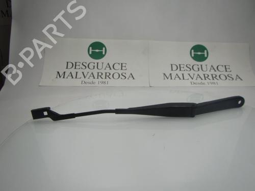 Used Front windshield wiper arm Front windshield wiper arm FORD FIESTA VI (CB1, CCN) 1.4 TDCi (70 hp) 3825624 3825624