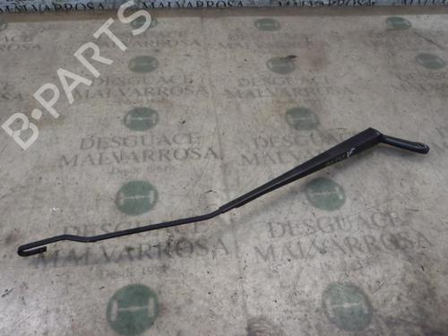 Used Front windshield wiper arm PEUGEOT 206 Hatchback (2A/C) 1.4 i (75 hp) 3799283