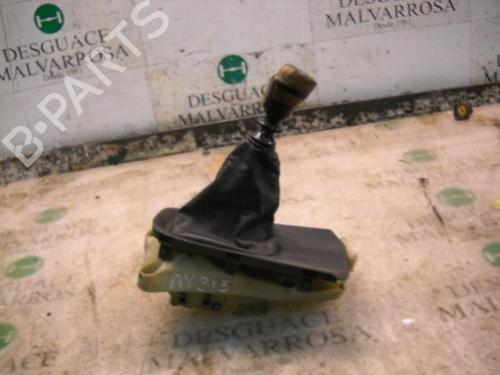 Used Gear lever NISSAN PRIMERA Hatchback (P12) 2.2 Di (126 hp) 7408971