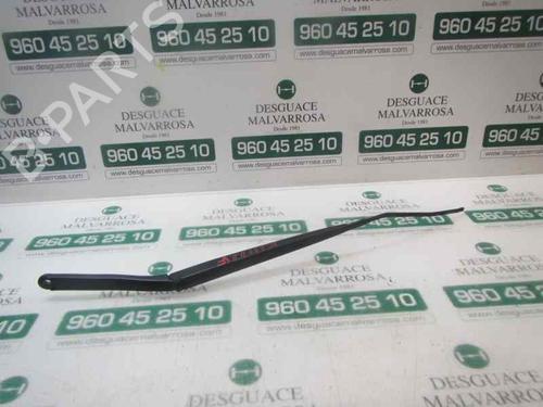 Used Front windshield wiper arm RENAULT CLIO IV (BH_) [2012-2021]  3877166