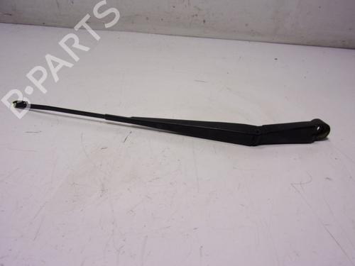 Used Front windshield wiper arm NISSAN NAVARA NP300 (D40) [2004-2025]  15899607
