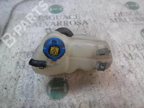Used Expansion tank Expansion tank SMART FORFOUR (454) 1.5 CDI (454.001) (95 hp) 3832002 3832002