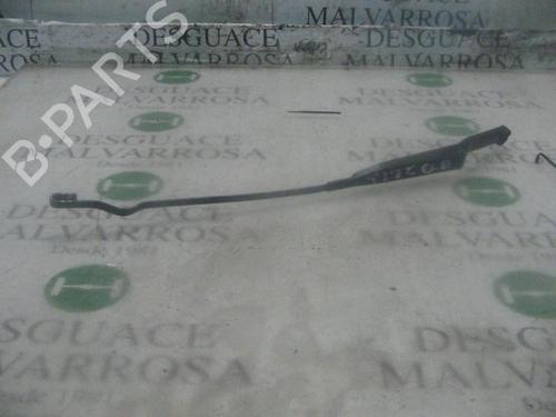 Used Front windshield wiper arm OPEL VECTRA B (J96) [1995-2004]  3794650