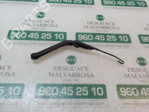 Used Rear windshield wiper arm NISSAN X-TRAIL I (T30) [2001-2013]  3877924