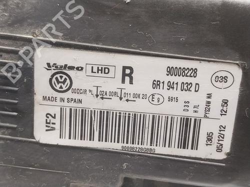 Right headlight VW POLO V (6R1, 6C1) 1.6 TDI | BP30152294C29