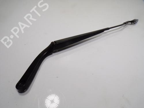 Used Front windshield wiper arm Front windshield wiper arm 13411424 13411424