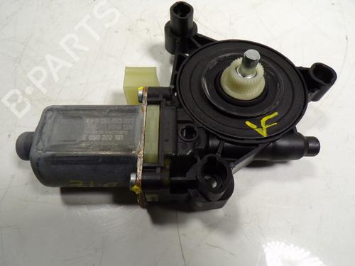 Used Left front window motor Left front window motor SEAT LEON Sportstourer (KL8, KLD) 1.5 TSI (150 hp) 15066640 15066640