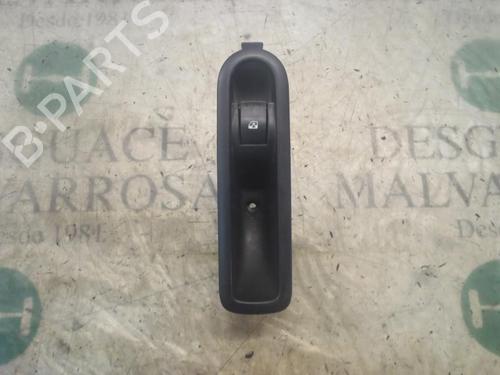 Used Right rear window switch Right rear window switch RENAULT MEGANE II Saloon (LM0/1_) 1.5 dCi (LM1E) (106 hp) 3805269 3805269