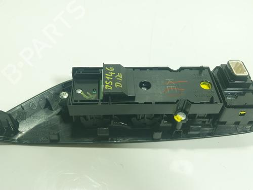 Left front window switch TOYOTA YARIS CROSS (MXP_) 1.5 Hybrid (MXPJ11) | BP31167374I27