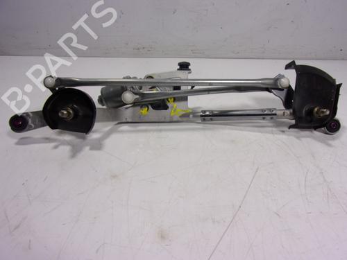 Used Front wiper motor TOYOTA YARIS (_P21_, _PA1_, _PH1_) 1.5 Hybrid (MXPH11) (92 hp) 15634331