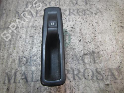Used Right rear window switch RENAULT MEGANE III Hatchback (BZ0/1_, B3_) 1.5 dCi (106 hp) 3835703