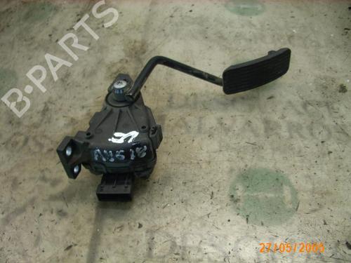 Used Pedal Pedal SUZUKI SWIFT III (MZ, EZ) 1.3 DDiS (RS413D) (69 hp) 3763785 3763785