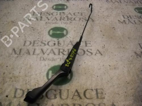 Used Front windshield wiper arm Front windshield wiper arm 3737030 3737030