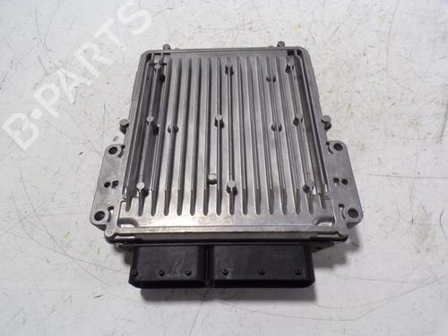 Engine control unit (ECU) LAND ROVER DISCOVERY IV (L319) 3.0 TD 4x4 | BP9577781M57
