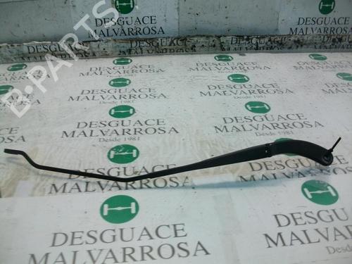 Used Front windshield wiper arm RENAULT MEGANE II (BM0/1_, CM0/1_) 1.5 dCi (BM02, BM13, BM2A, CM02, CM13) (101 hp) 3763436