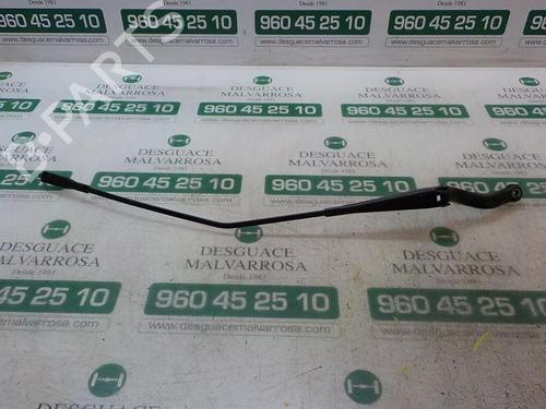 Used Front windshield wiper arm OPEL CORSA E (X15) 1.4 (08, 68) (90 hp) 3872150