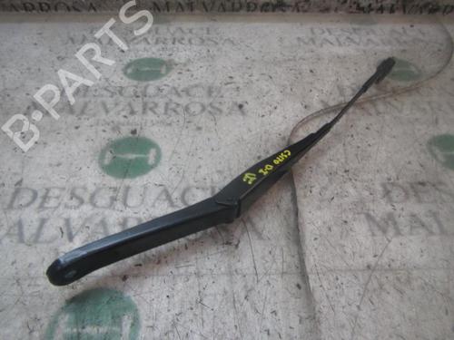 Used Front windshield wiper arm Front windshield wiper arm 3826645 3826645