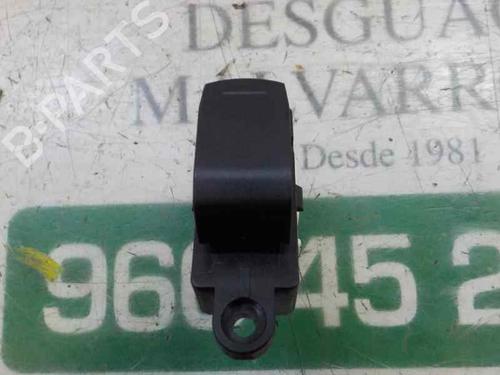 Used Right rear window switch Right rear window switch SUZUKI SX4 S-Cross (JY) 1.6 DDiS AllGrip (AKK 416D) (120 hp) 9104679 9104679