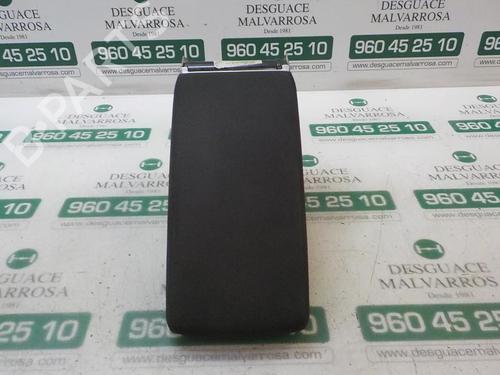 Used Armrest / Center console Armrest / Center console VW PASSAT B6 Variant (3C5) 2.0 TDI 16V (140 hp) 7152321 7152321