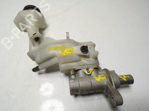 Used Brake master cylinder RENAULT KADJAR (HA_, HL_) [2015-2025]  13810304