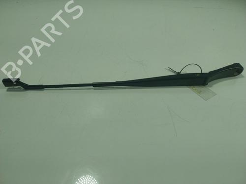 Used Front windshield wiper arm Front windshield wiper arm 18104935 18104935