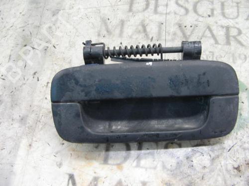 Venstre bak utvendig håndtak PEUGEOT 406 (8B) 1.8 16V (110 hp) 3743090