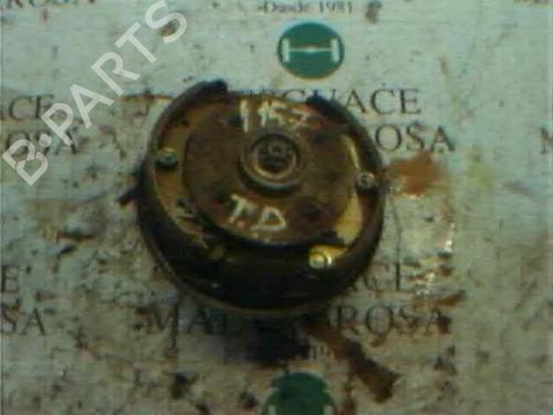 Used Right rear steering knuckle Right rear steering knuckle DAEWOO NUBIRA Saloon (J100) 1.6 16V (106 hp) 3772006 3772006