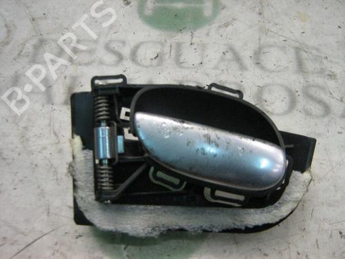 Used Front left interior door handle Front left interior door handle PEUGEOT 206 Hatchback (2A/C) 1.4 i (75 hp) 3759271 3759271