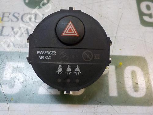 Used Warning switch Warning switch TOYOTA YARIS (_P9_) 1.4 D-4D (NLP90_, NLP90R) (90 hp) 3861093 3861093