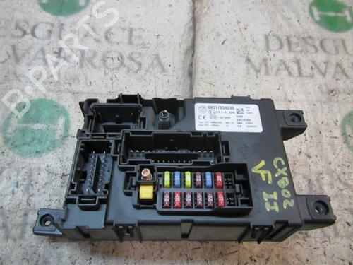 Used Fuse box FIAT GRANDE PUNTO (199_) 1.4 16V (199BXG1B, 199AXG1B) (95 hp) 3845750