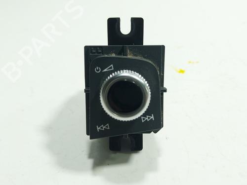 switch-audi-a4-allroad-b9-8wh-8wj-2016-35728434 main image