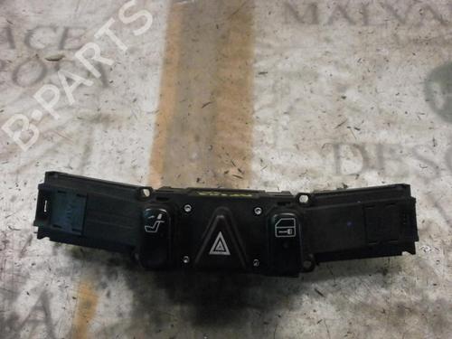 Used Warning switch Warning switch MERCEDES-BENZ S-CLASS (W220, V220) [1998-2005] 3792913 3792913